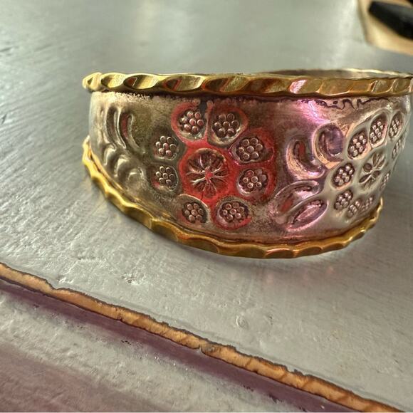 925 Sterling Silver Mexico Etched Flowers Cuff Bracelet - Picture 6 of 13